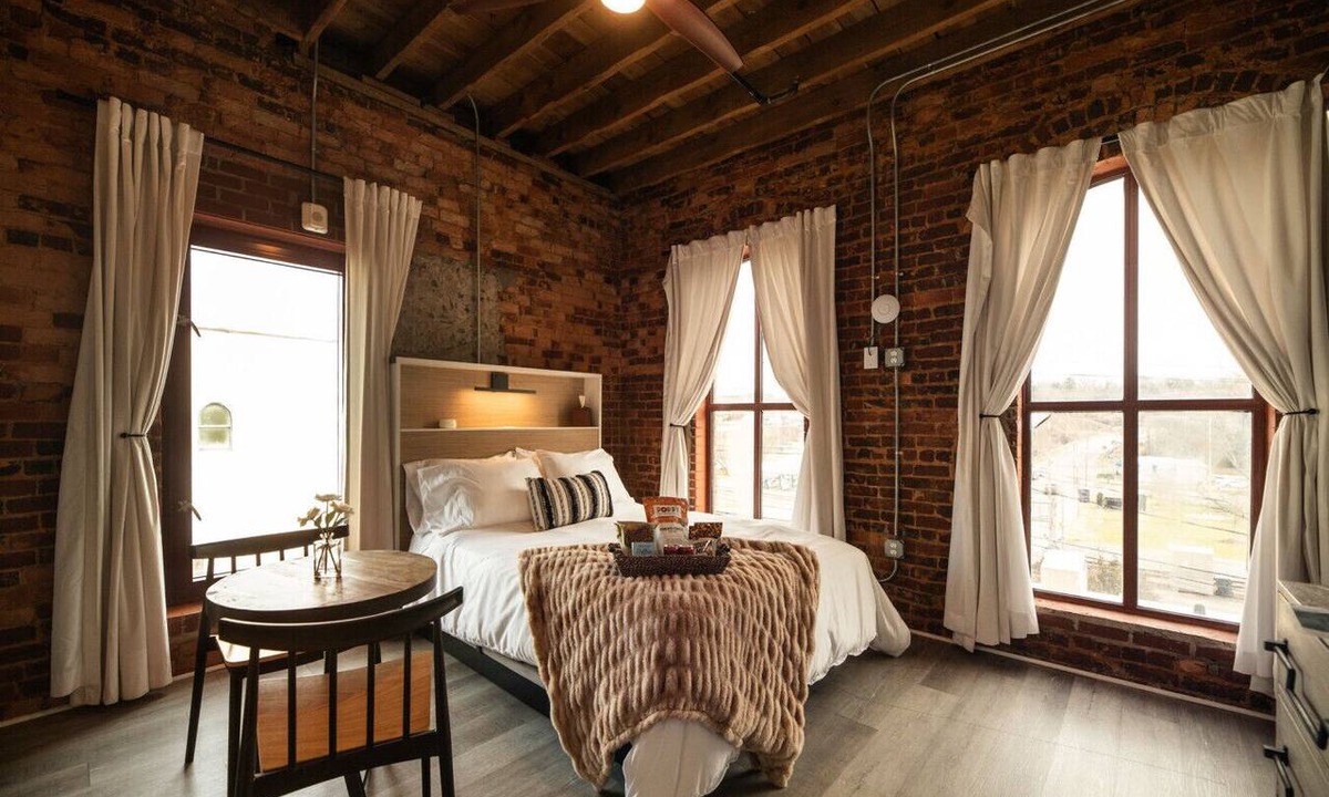 Jonesville Apartment | Studio Suite Downtown Elkin Yadkin Valley