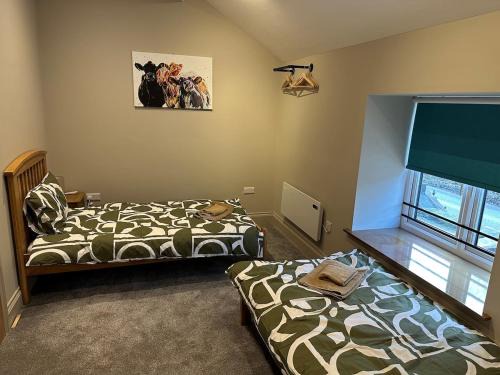 Hollow Meadows Apartment | Studio suite - Room 2