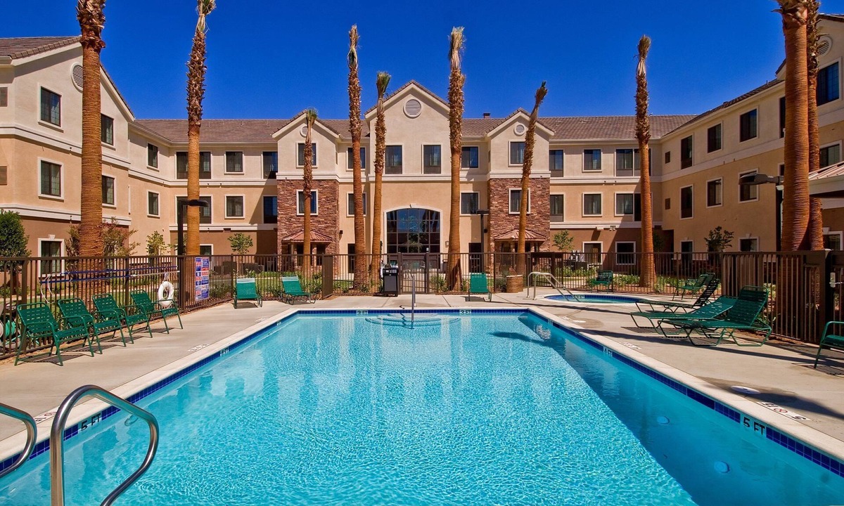 Palmdale Apartment | Studio Suite w/Full Kitchen in Palmdale, CA