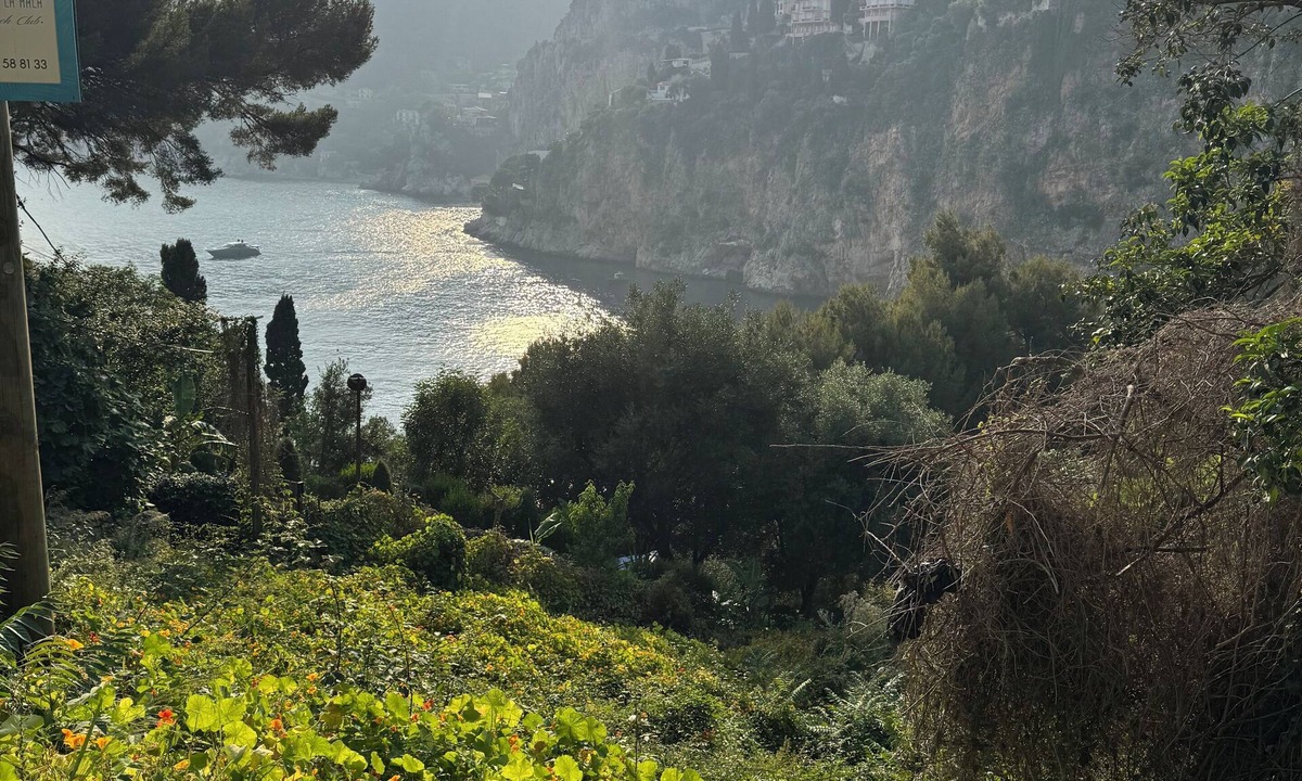 Cap d'Ail Apartment | Studio terrace, beach access, sea view, near Monaco, greenery, quiet, 1900 villas