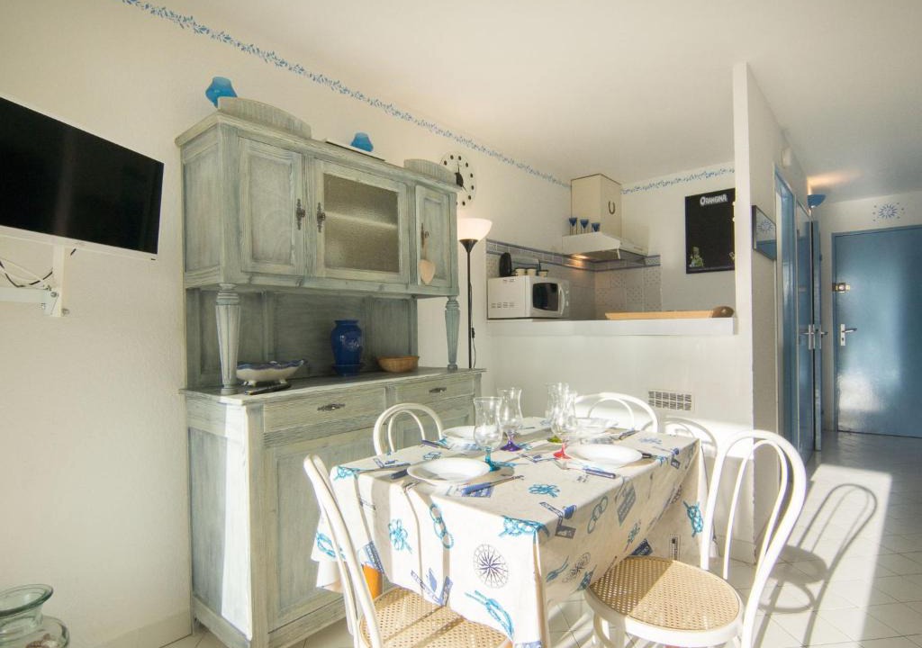Le Couchant Apartment | Studio Ulysse Plage-12 by Interhome