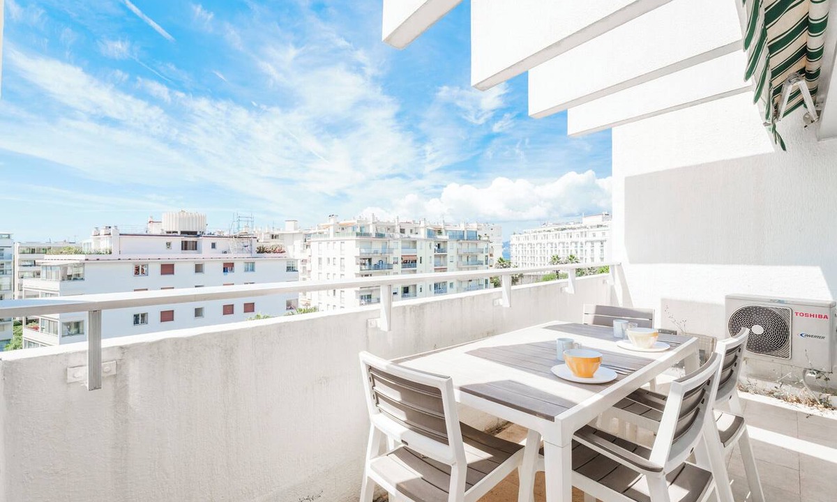 Cannes Apartment | Studio Velasquez - Welkeys