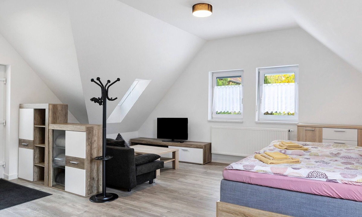 Petersberg Apartment | Studio 'Vorder Rhön Haus 21a' with Wi-Fi