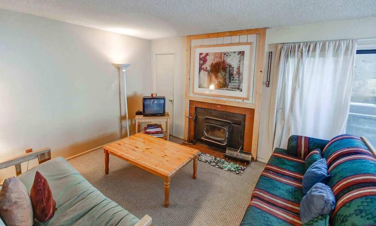 Mammoth Lakes Condo | Studio w/Amenities | Walk to Village!