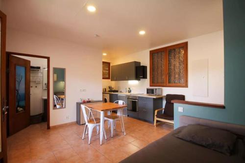 Montbrun-les-Bains Apartment | Studio Walla Confort Centre
