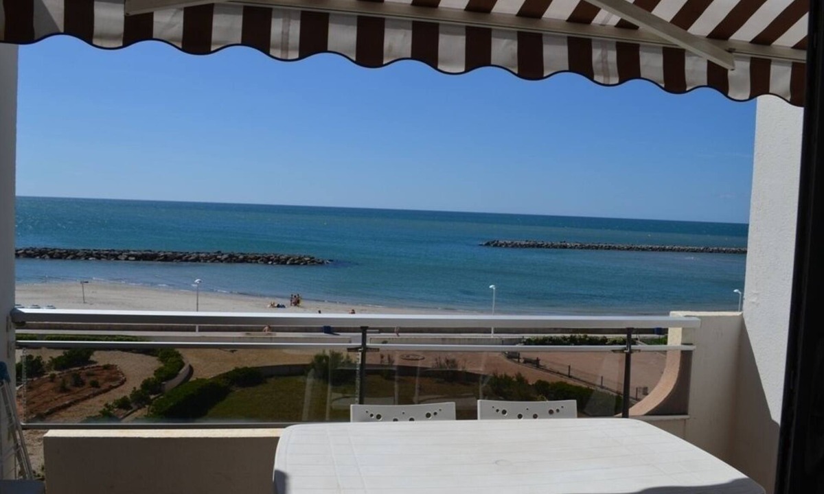 Palavas-les-Flots Apartment | Studio waterfront, near beach, sea view, 4 persons