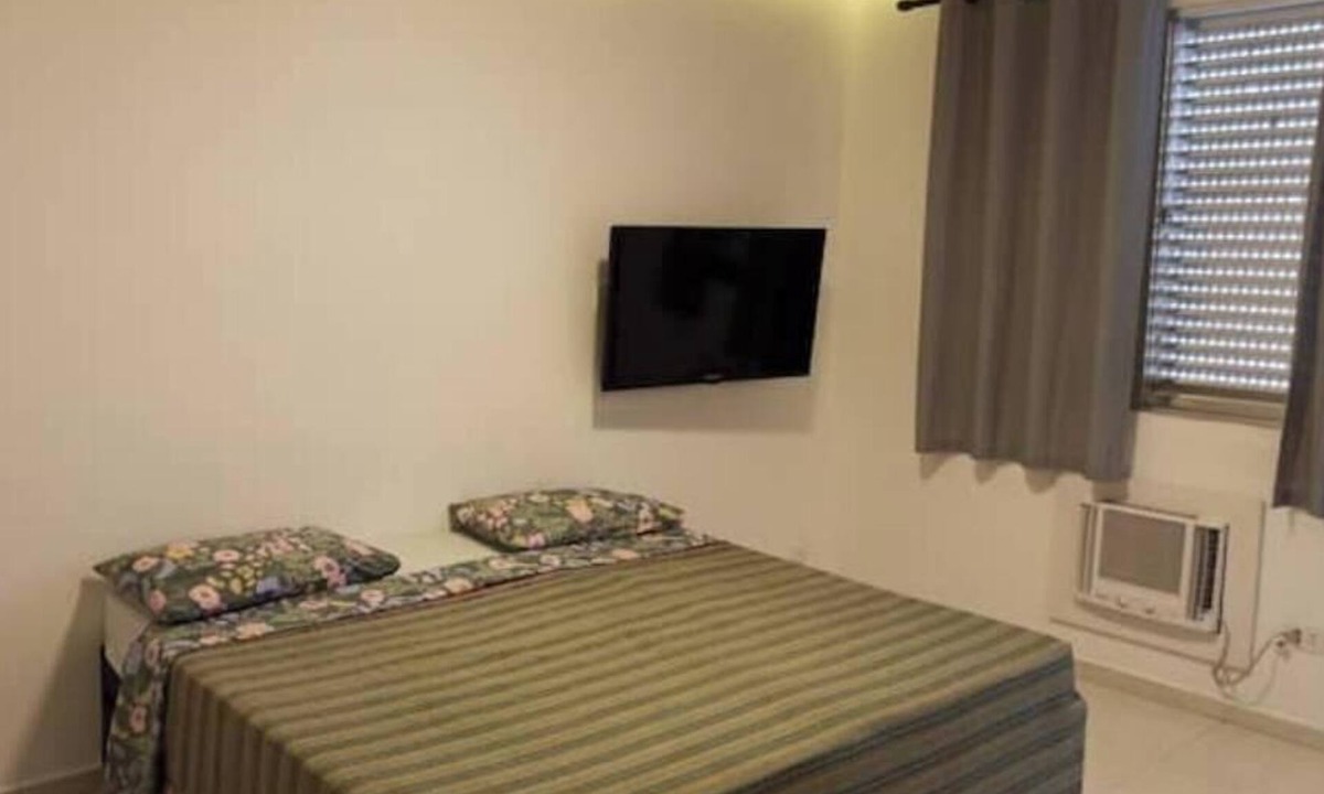 Vila Belmiro Apartment | Studio with air conditioning. Canto Forte/PRAIA GRANDE/SP