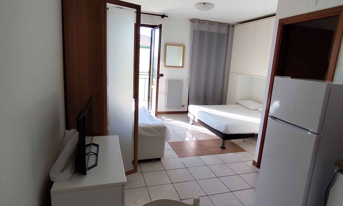 Eraclea Mare Apartment | Studio with air conditioning and balcony