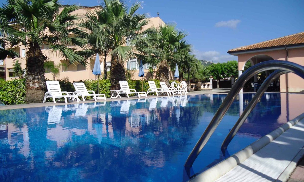 Ascea Apartment | Studio with air conditioning and pool