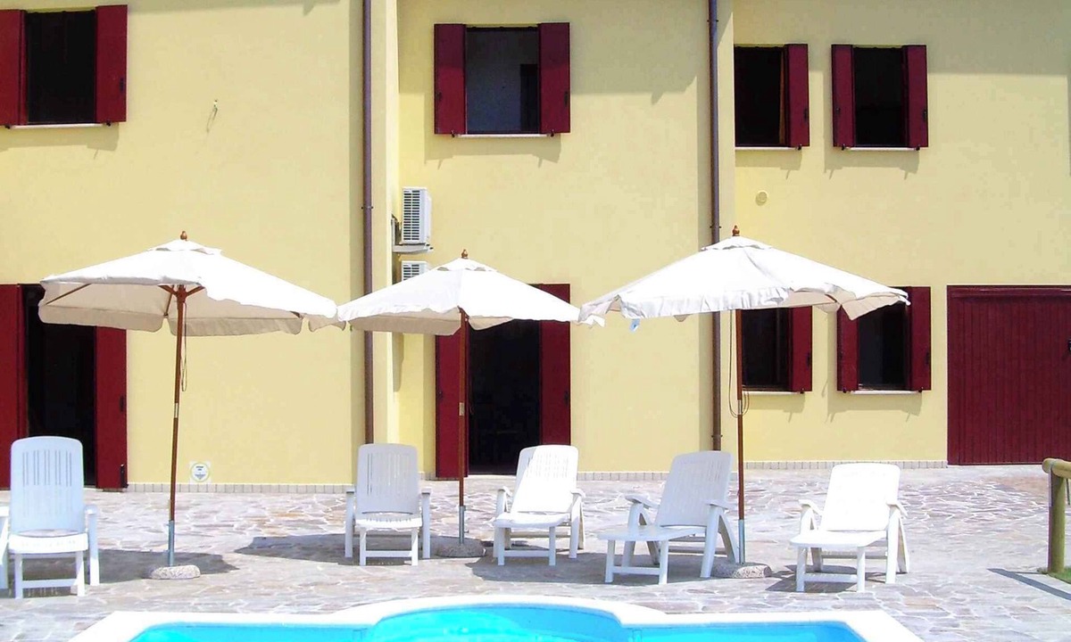Ariano nel Polesine Apartment | Studio with air conditioning and pool