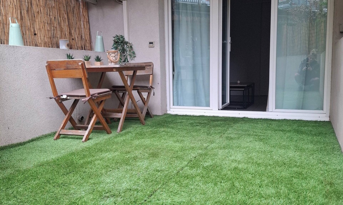 Antibes Old Town Apartment | STUDIO WITH PARKING AND SMALL GARDEN NEAR OLD ANTIBES