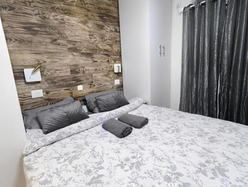 Herzliya House | Studio with Terrace & Free Parking