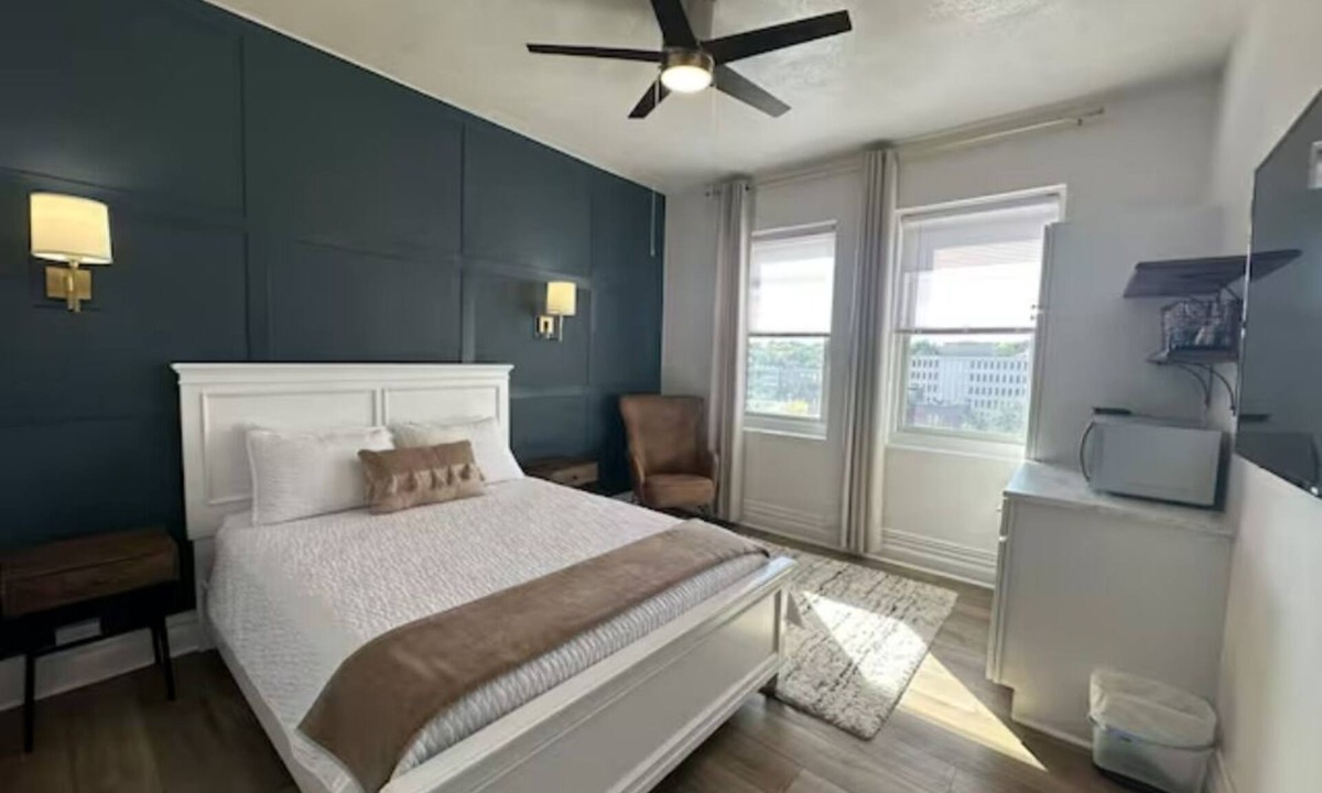 Downtown Apartment | Studio63 on Phillips