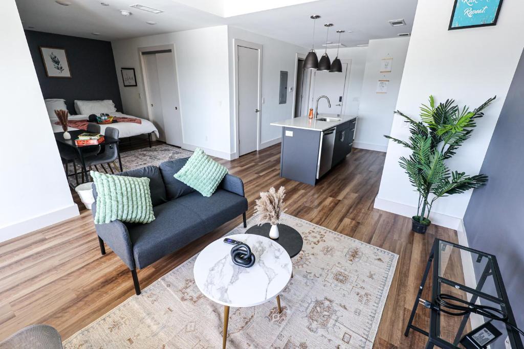 Brewerytown Apartment | StudioAprt QueenBed,WiFi,WD,Parking,Gym
