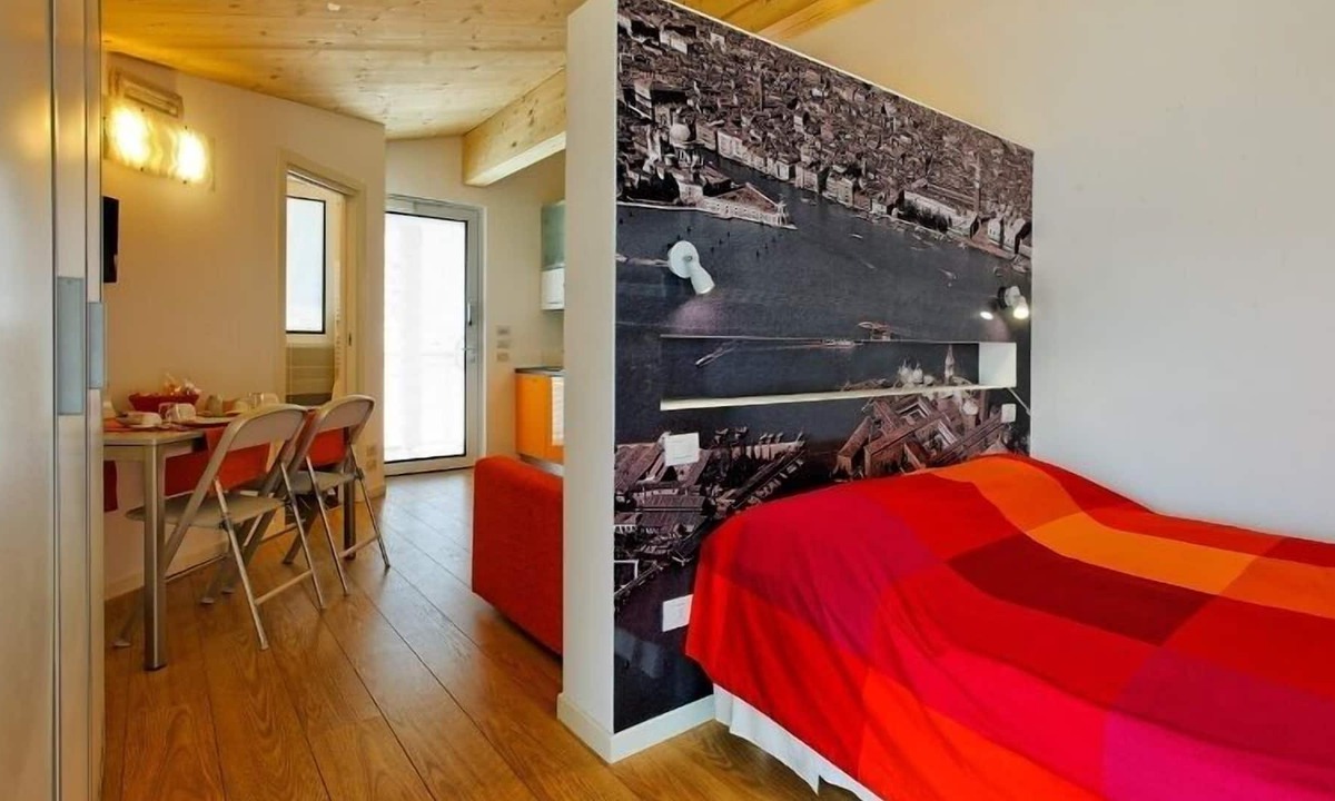 Favaro Veneto Apartment | Studios close Venice, cleaning and parking included