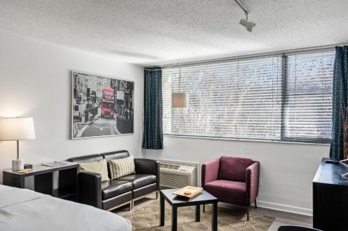 Brookwood Apartment | Studios On 25th by BCA Furnished Apartments