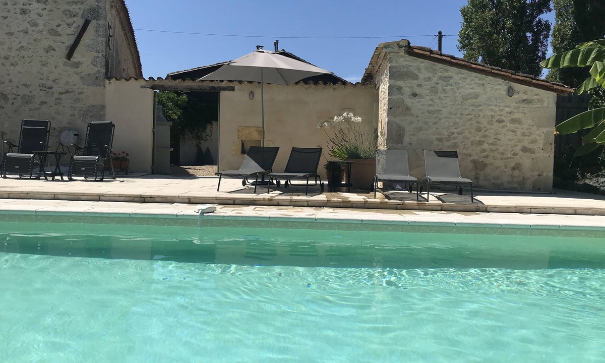 Saint-Martin-de-Gurson House | Stunning, 4 ⭐️ relaxing, peaceful, private pool, fishing lake sleeps 18 Dordogne