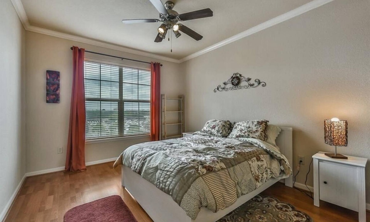 Astrodome Condo | Stunning 2 bed, 2 bath in TX Medical Center
