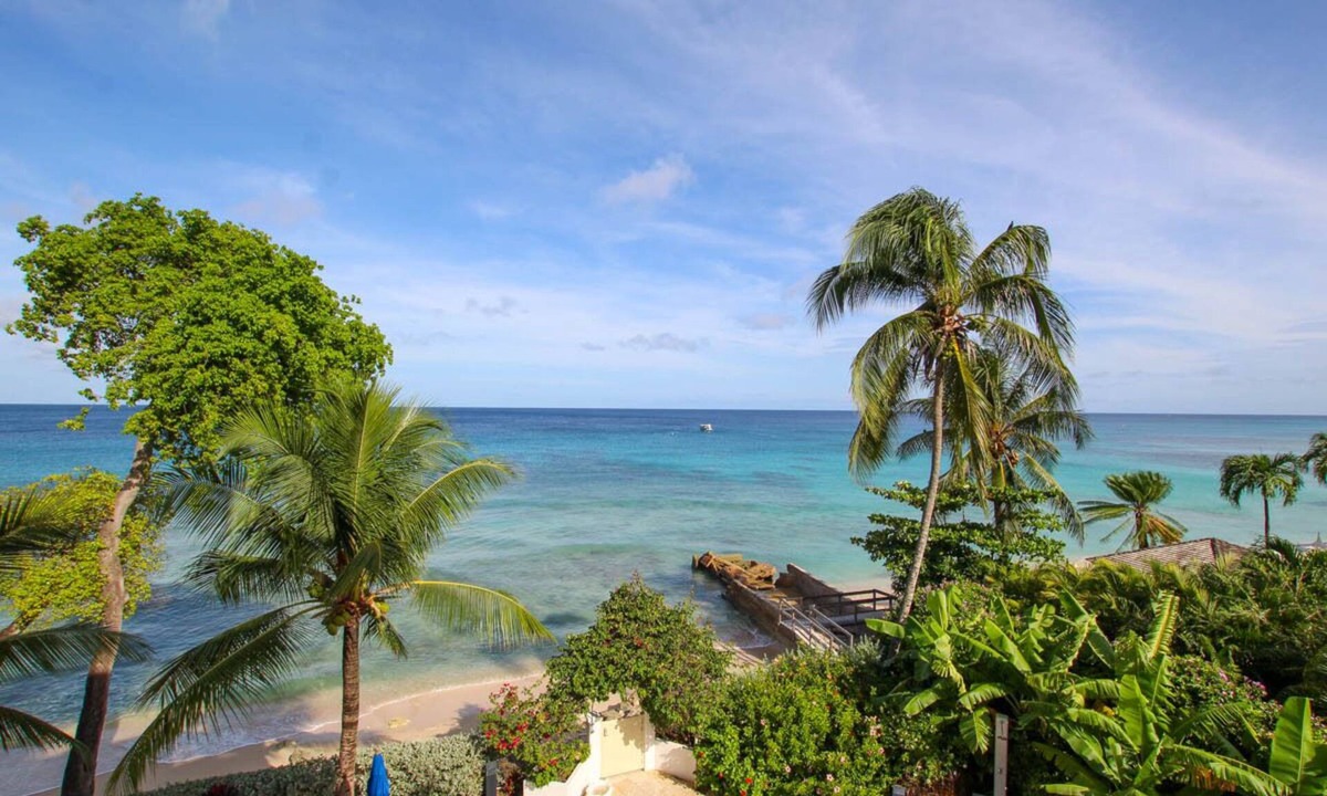 Old Trees Bay Apartment | Stunning 2-bed Beachfront Condo on Payne's Bay