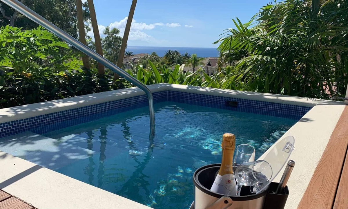 Rose Hill Villa | Stunning 2 Bedroom villa with Plunge Pool and Sea view