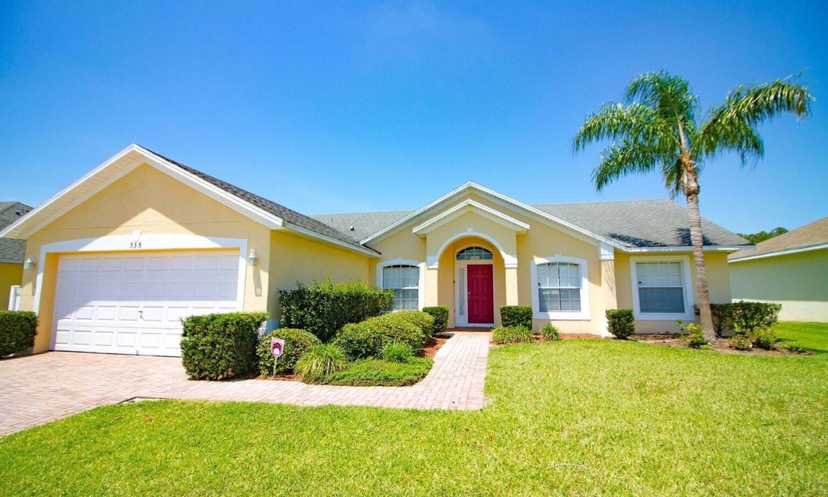 Tuscan Ridge Villa | Stunning 3 bed/2 bath w Den/Near Disney/South Facing Pool/Hot Tub/FreeWiFi/Xbox1