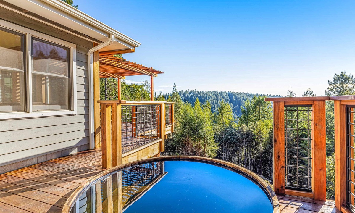 Little River House | Stunning 3BR with ridge top views and hot tub