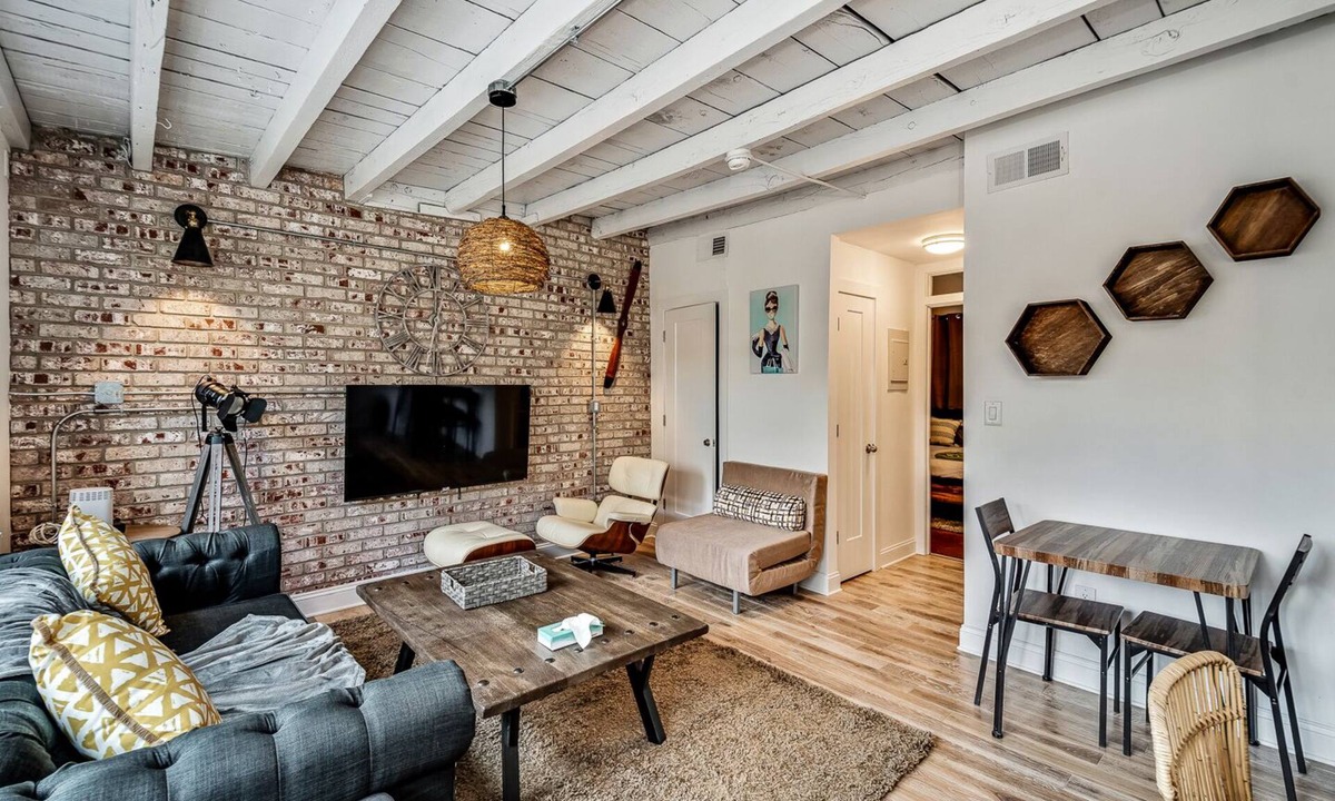 University City House | Stunning 5BDR-5BTH Duplex w/Outdoor Space Sleeps16