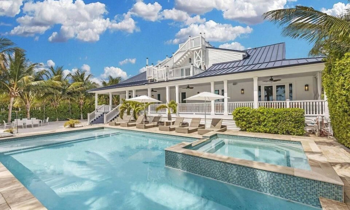 Layton House | Stunning 5BR open water view home in Long Key, perfect for groups of 10!