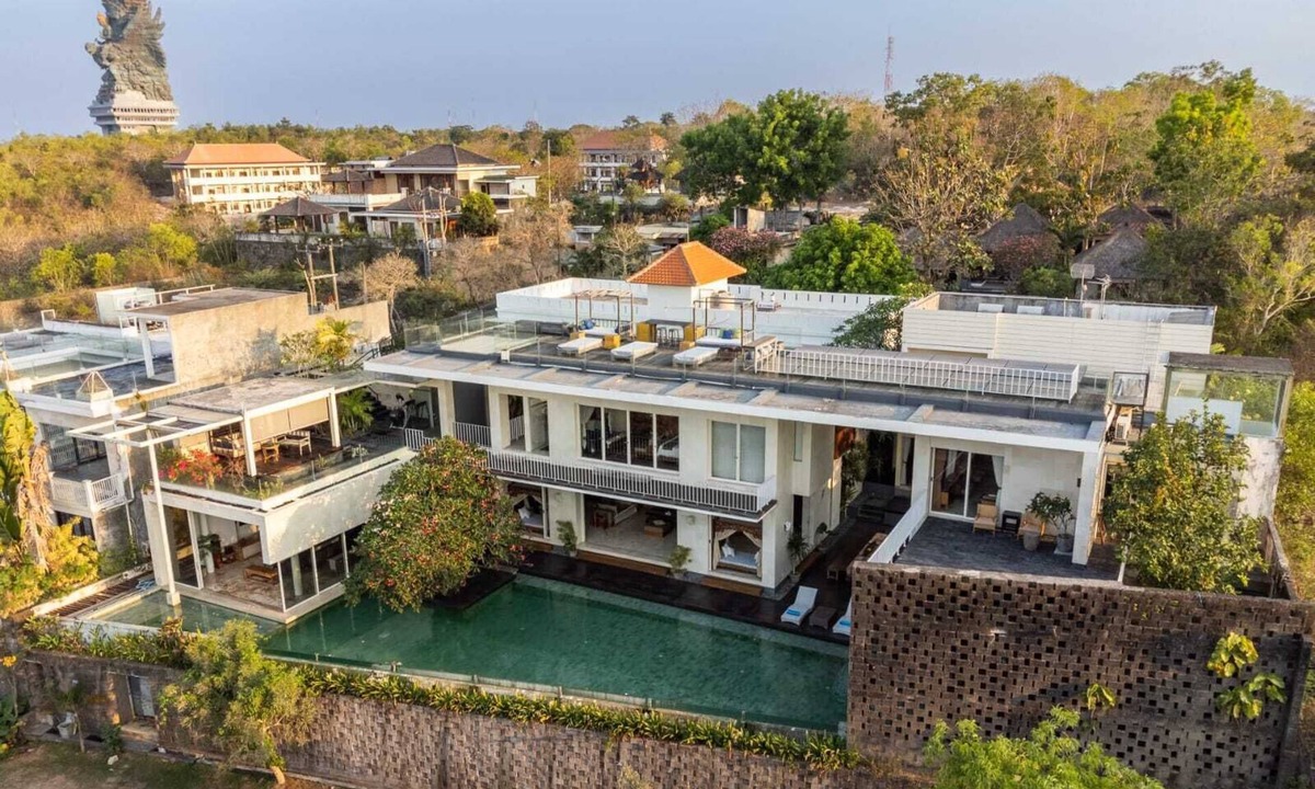 Bukit Villa | Stunning 6BR Cliffside Villa with GWK View & Private Wellness Oasis