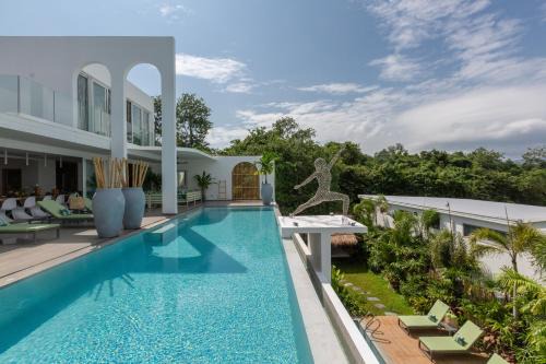 Moo 5 House | Stunning 7 BR, 2 swimming pools
