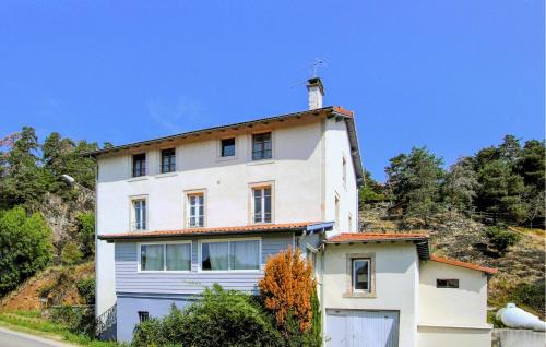 Saint-Germain-Laprade Apartment | Stunning Apartment In Saint-Germain-La-Prade