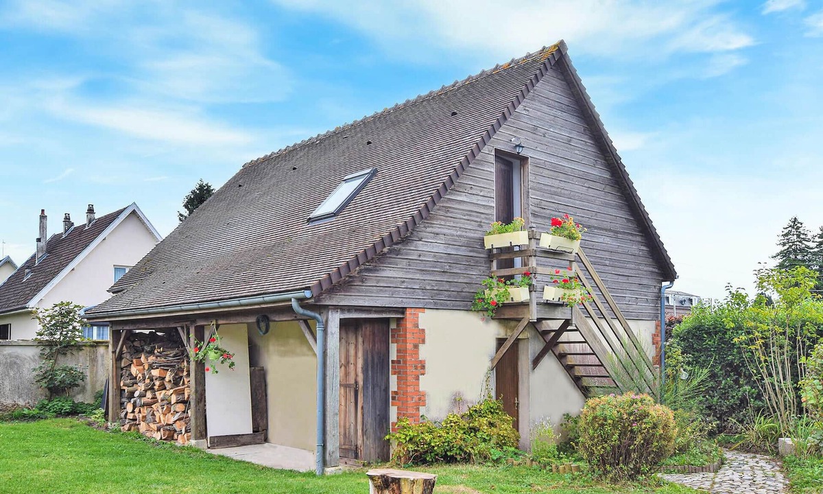 Le Mesnil-Esnard Apartment | Stunning apartment in Le Mesnil-Esnard with WiFi