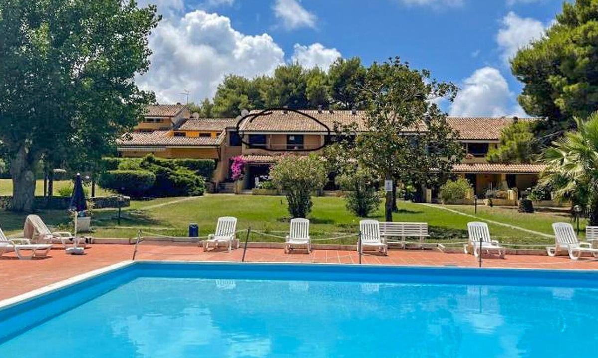 Drapia Apartment | Stunning apartment in Drapia with WiFi