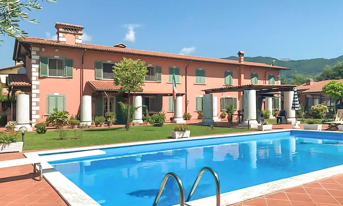 Querceta Apartment | Stunning apartment in Querceta with WiFi