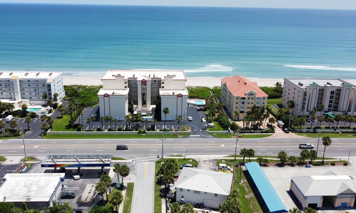 Ocean Oaks Apartment | Stunning apartment in front of beach! Parking Included!