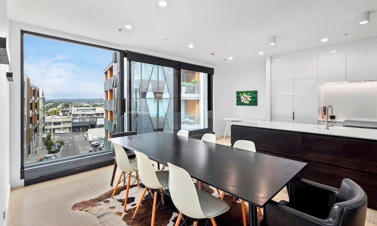 Grey Lynn Apartment | Stunning Architectural 4 bedroom apartment