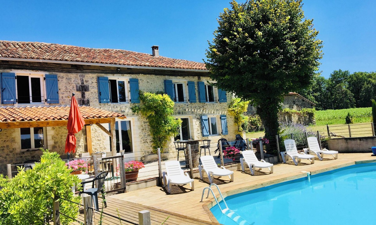 Courgeac House | Stunning Barn Conversion with Private Pool