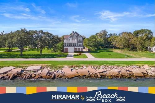 Shoreacres House | Stunning bayfront home with spacious deck and incredible Galveston Bay views