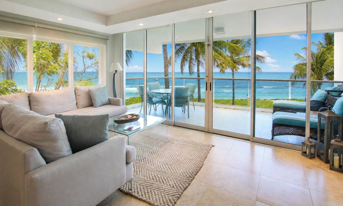 Maxwell Apartment | Stunning Beachfront 2-Bed Condo with Pool - Ocean One 204