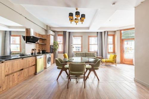 Balat Apartment | Stunning Bright Central Modern 1BD Balat Gem! #328