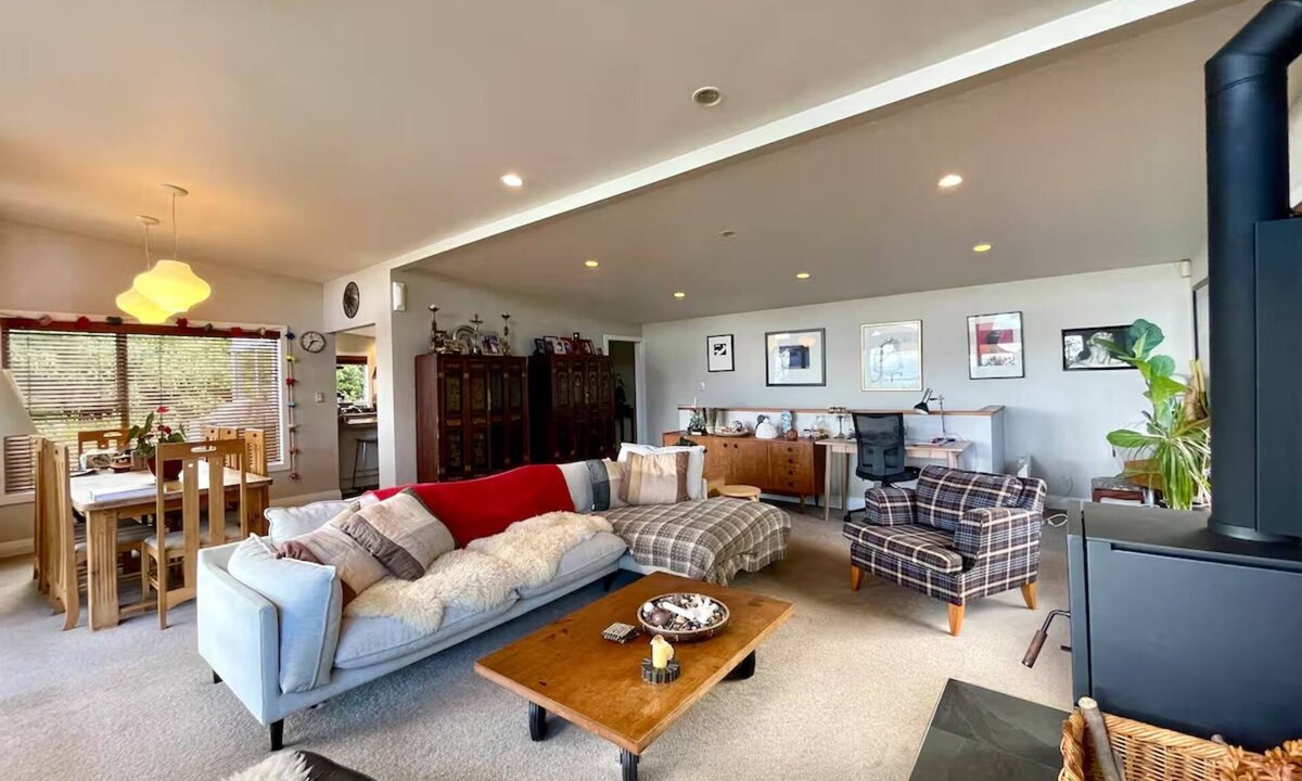 Titirangi House | Stunning Bush View Escape