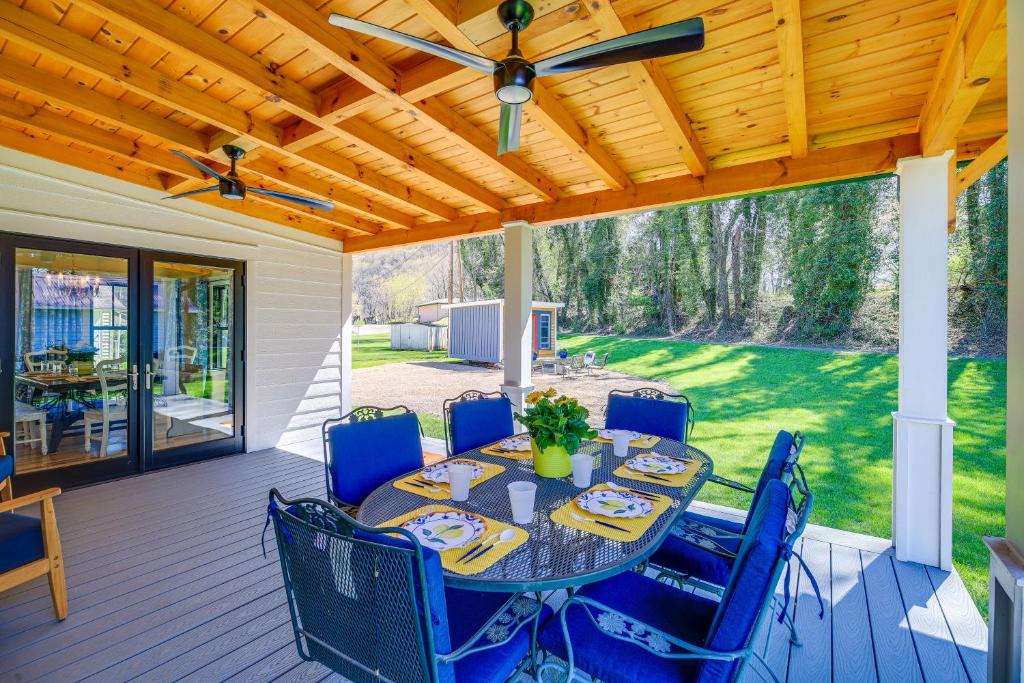 Damascus House | Stunning Damascus Vacation Rental w/Fire Pit!