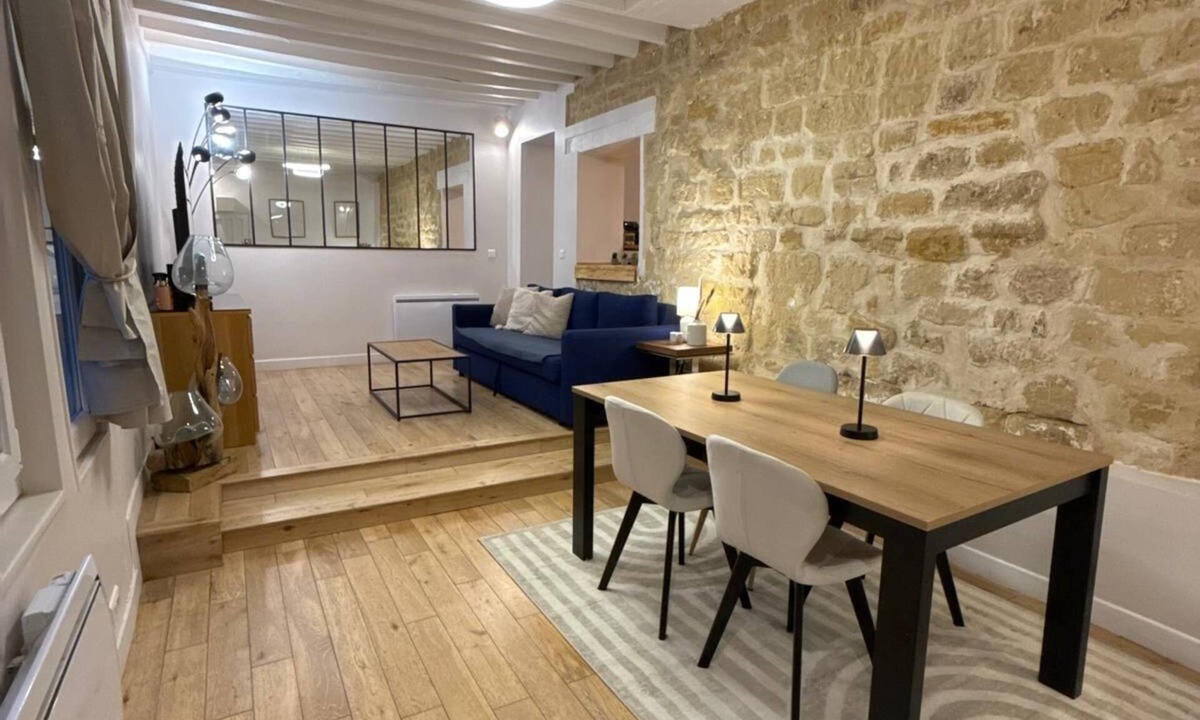 Rueil-Malmaison Apartment | STUNNING DUPLEX IN THE HEART OF THE CITY CENTER WITH UNDERGROUND PARKING INCLUDED, 10 MINUTES FROM PARIS