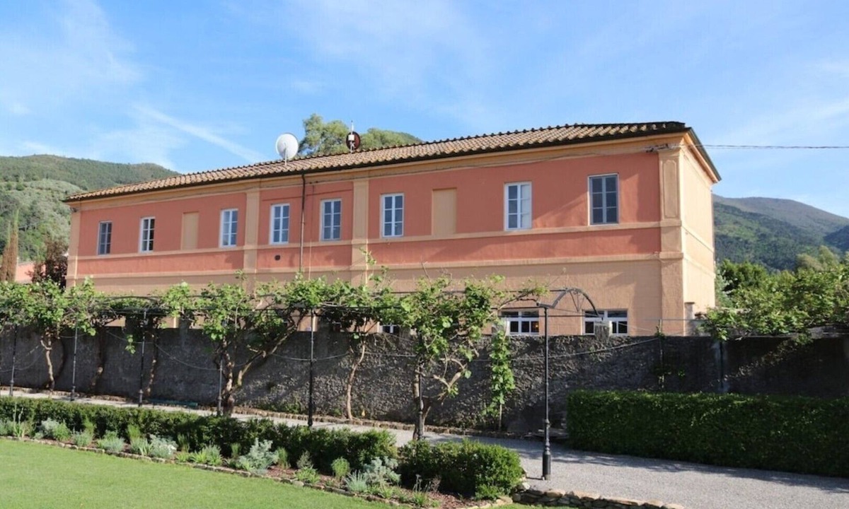 Vorno Villa | Stunning family villa, nestled within the village of Vorno, south of Lucca