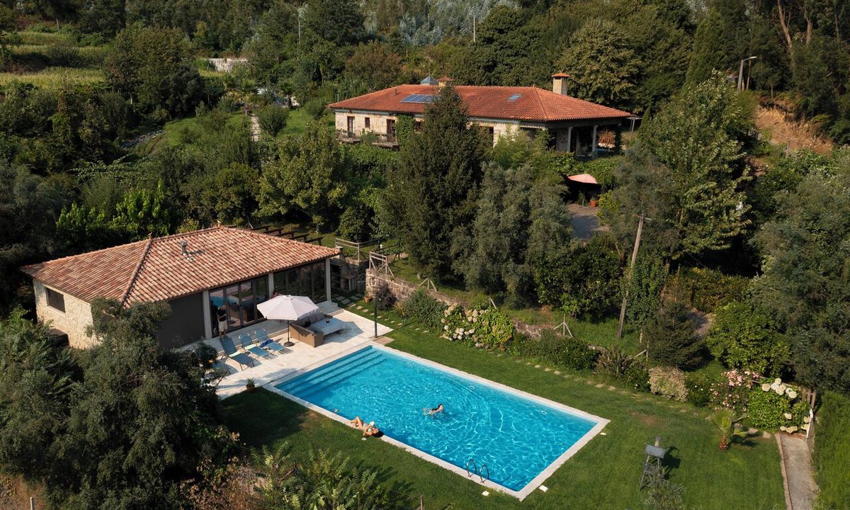Portela House | Stunning farmhouse accommodation for 10 people: 2 houses, 2 pools, views, BBQs