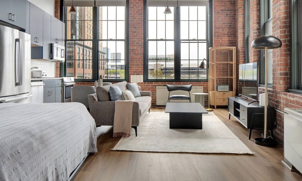 Fort Point Apartment | Stunning Fort Point Studio w/Washer + Dryer, near Seaport by Blueground