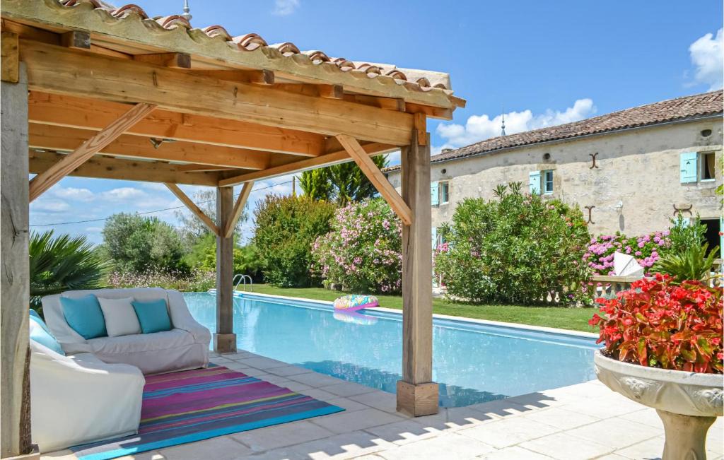 Saint-Quentin-de-Caplong House | Stunning home in St, Quentin de Caplong with 2 Bedrooms, WiFi and Outdoor swimming pool