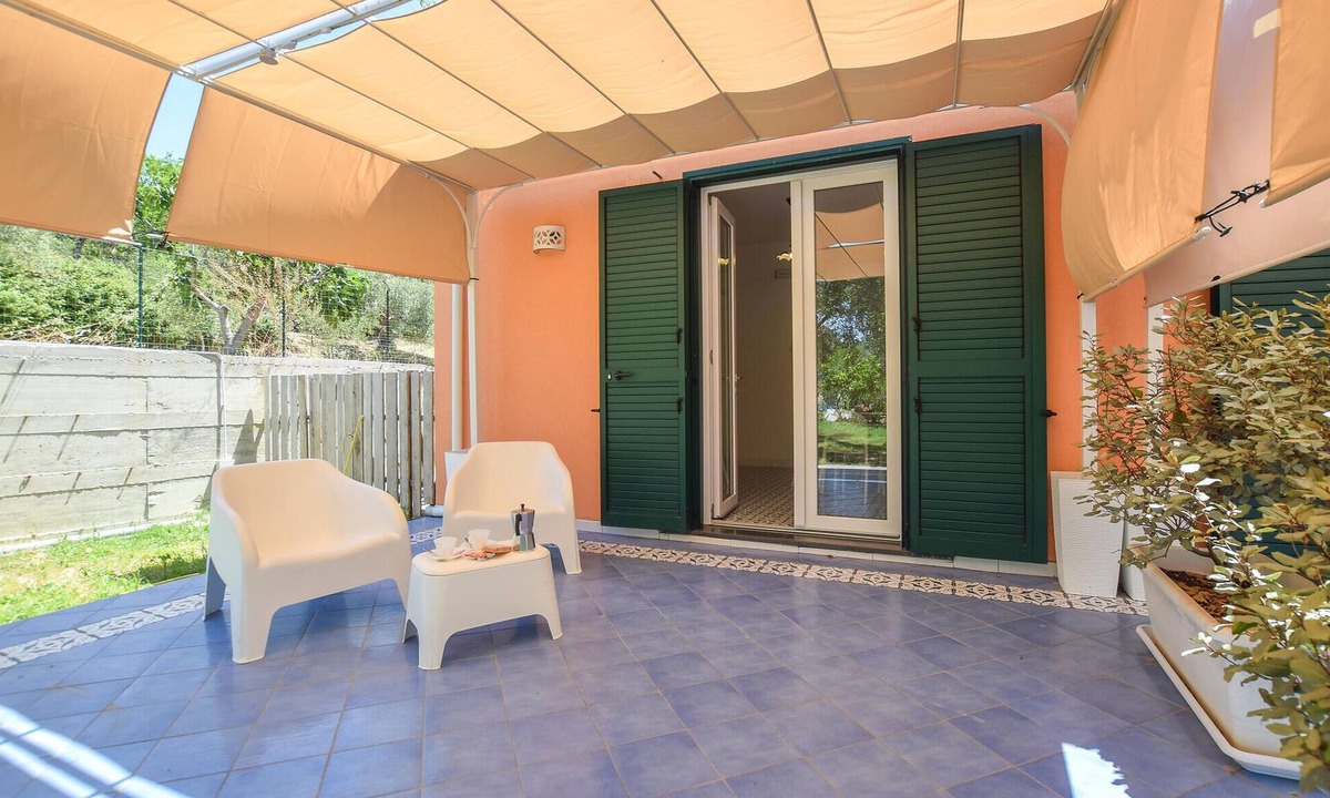 Castellabate House | Stunning home in Castellabate with house sea view