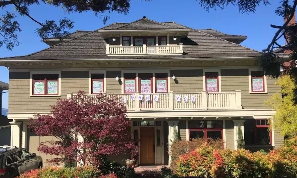 West Queen Anne House | Stunning Home, Sweeping Views, Rooftop Hot Tub, 5 bedroom, 3.5 bathrooms