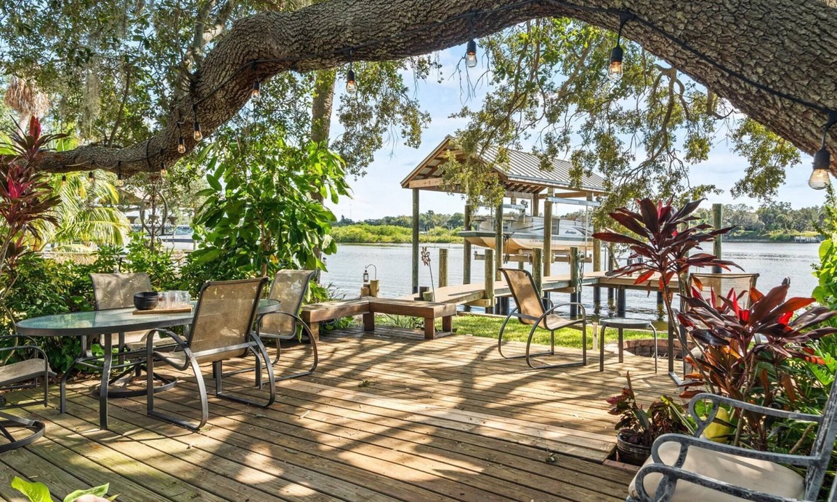 Riverview House | Stunning Inside and Out - Remodeled 3BR Riverfront Home with Hot Tub, Kayaks and Access to the Gulf
